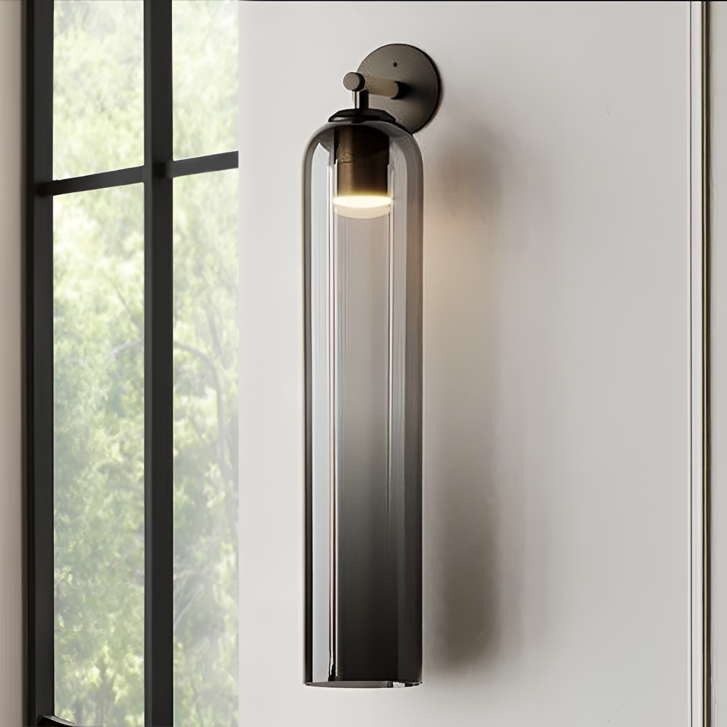 Slank Rørformet Glasvæglampe - Kan Dæmpes