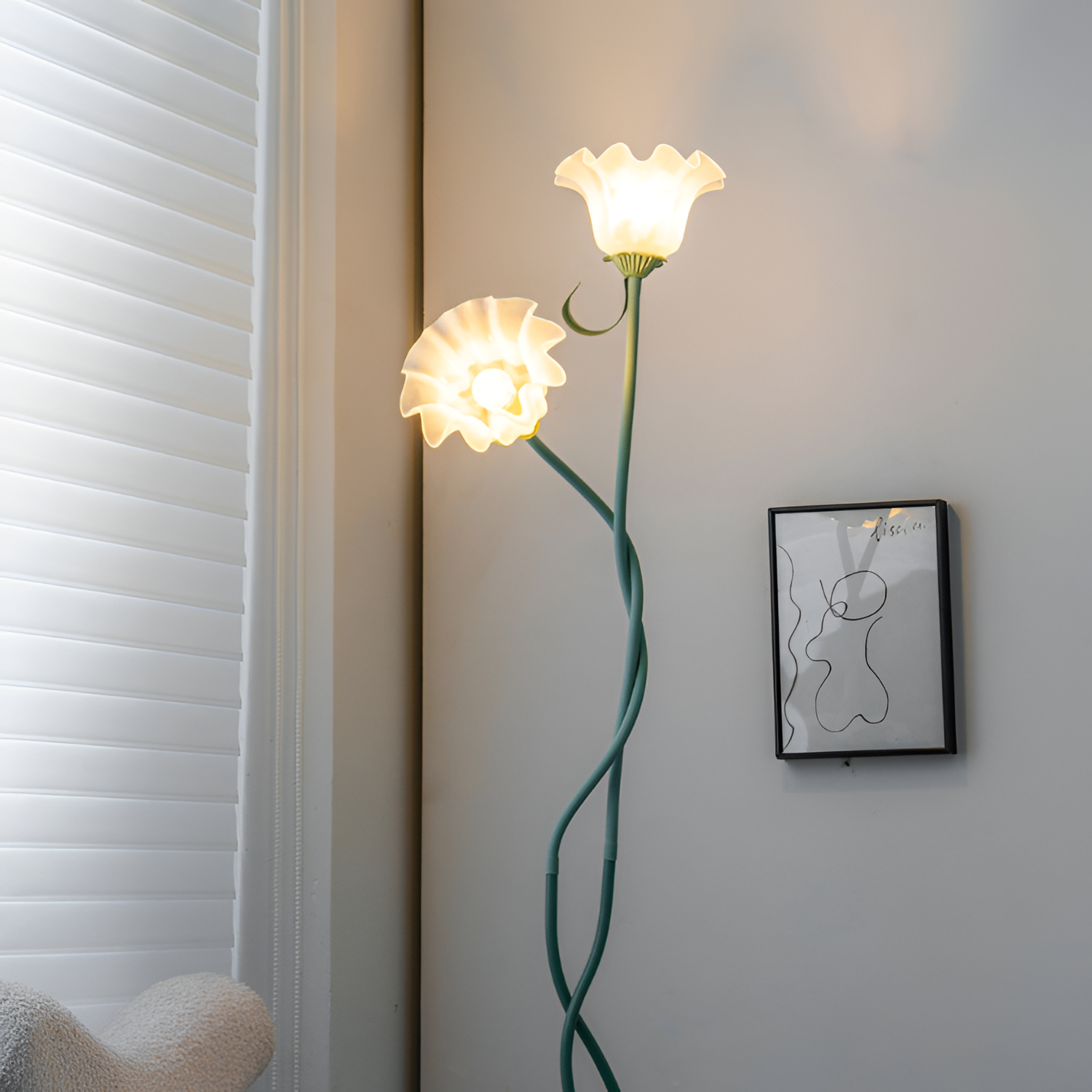 Blomstret buet gulvlampe - justerbar