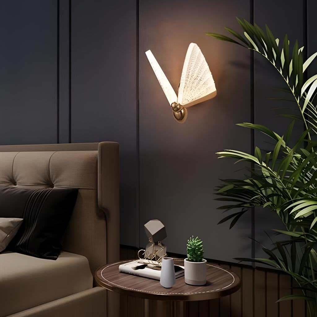 Minimalistisk Lampe I Sommerfugleform – Moderne
