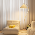 Bueformet Buet Gulvlampe - Plisseret