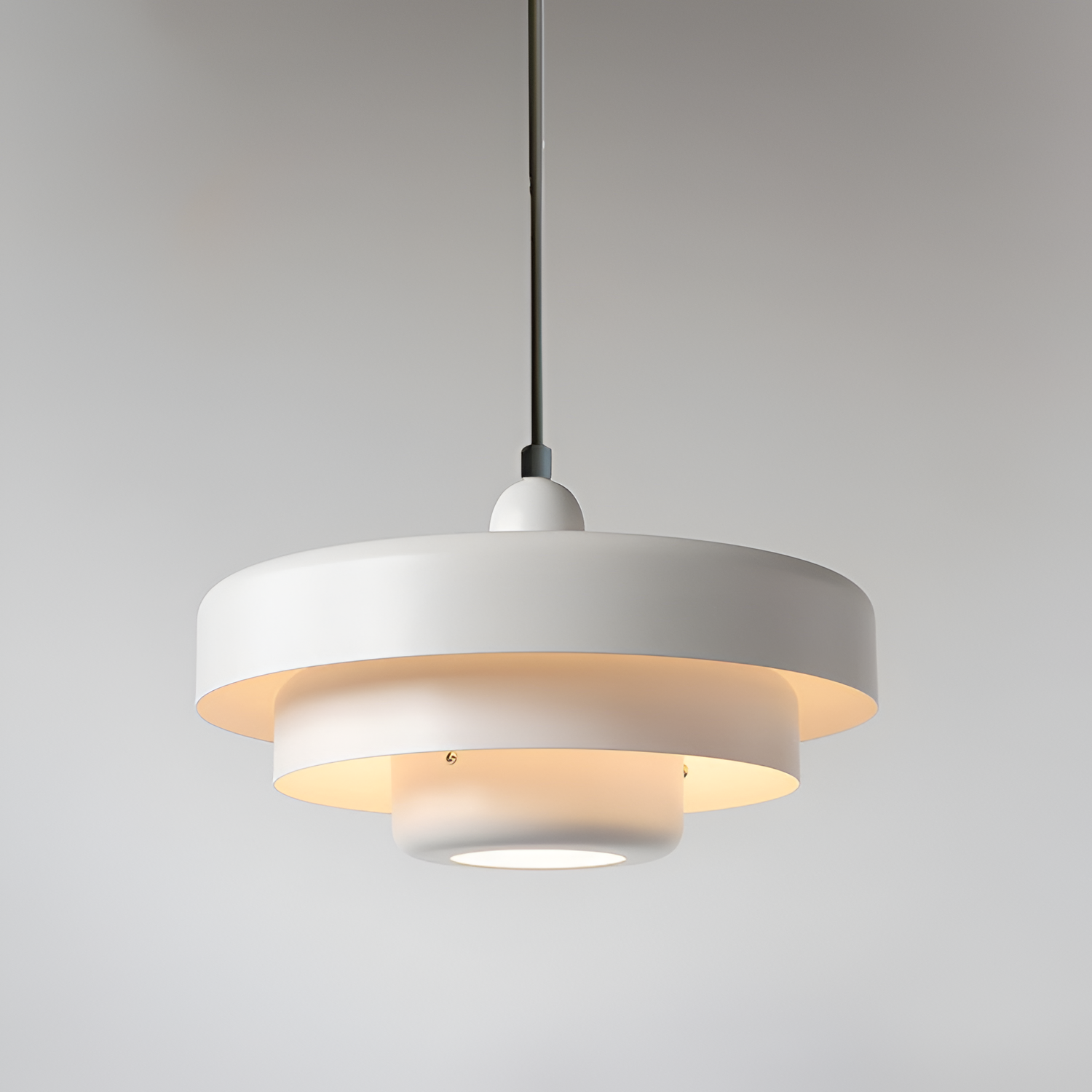 Vintage rund pendel i flere lag af metal – nordisk stil