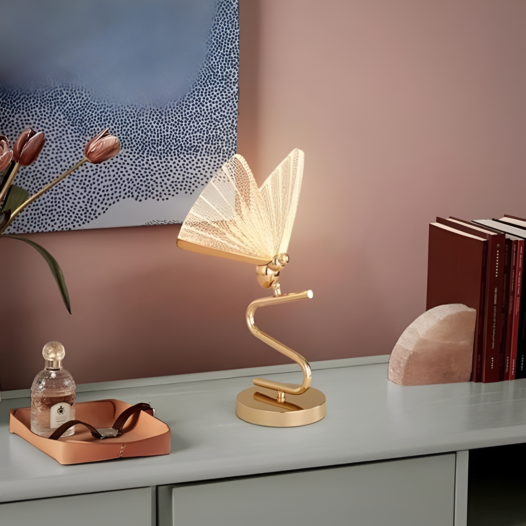 Minimalistisk Lampe I Sommerfugleform – Moderne