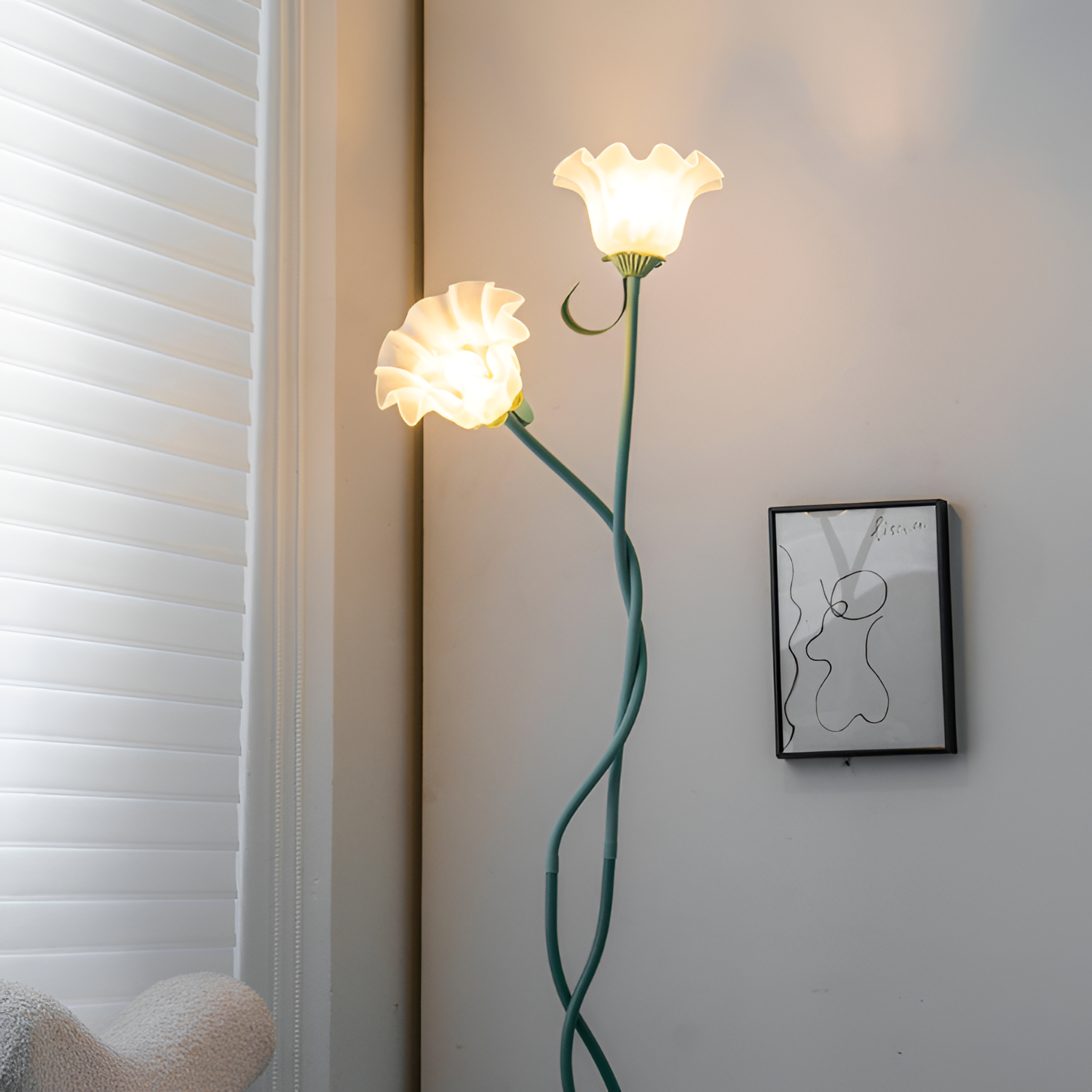 Blomstret buet gulvlampe - justerbar