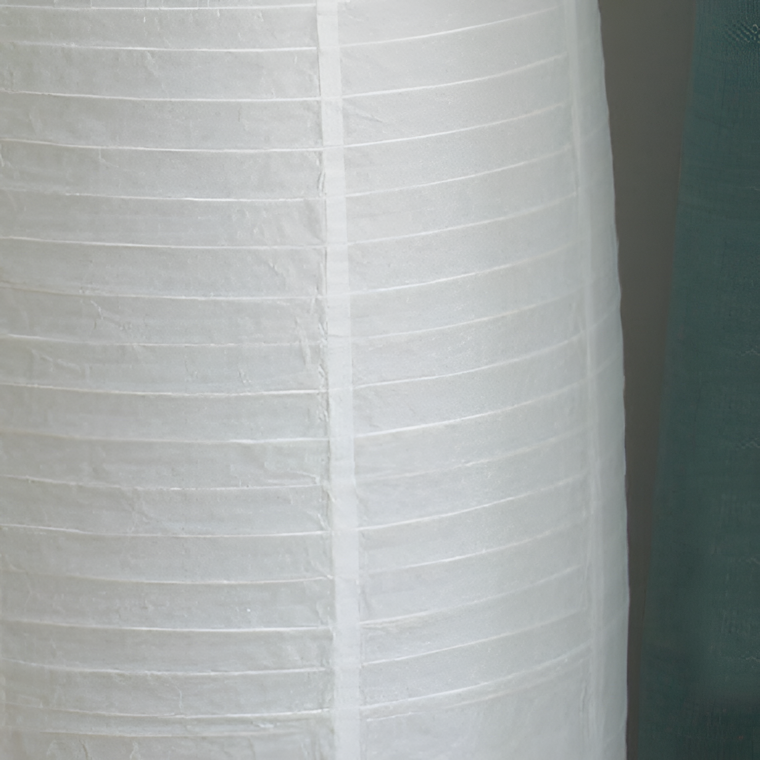 Rillet Høj Papirlampe - Minimalistisk