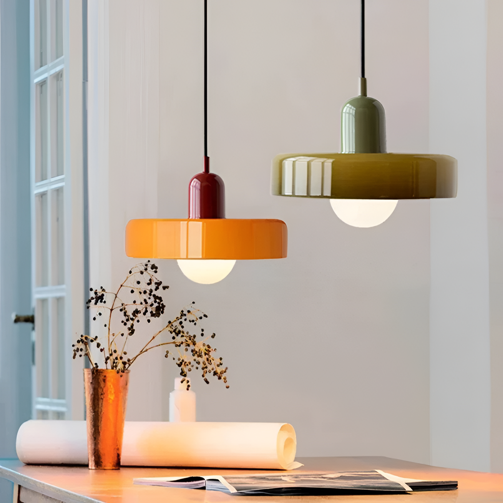 Nordisk retro-pendel i glas – farverig belysning