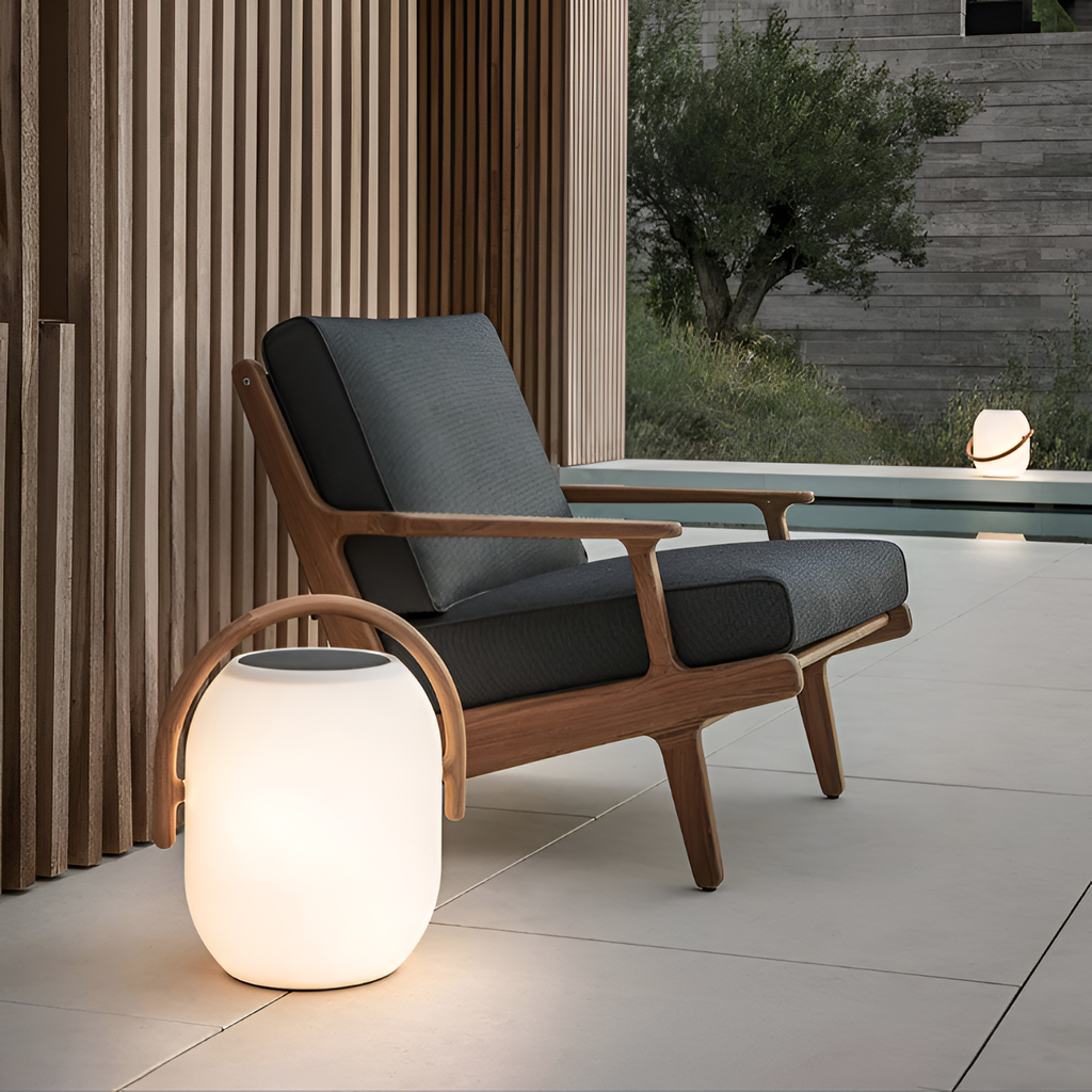 Minimalistisk bærbar lanterne lampe - solcelledrevet
