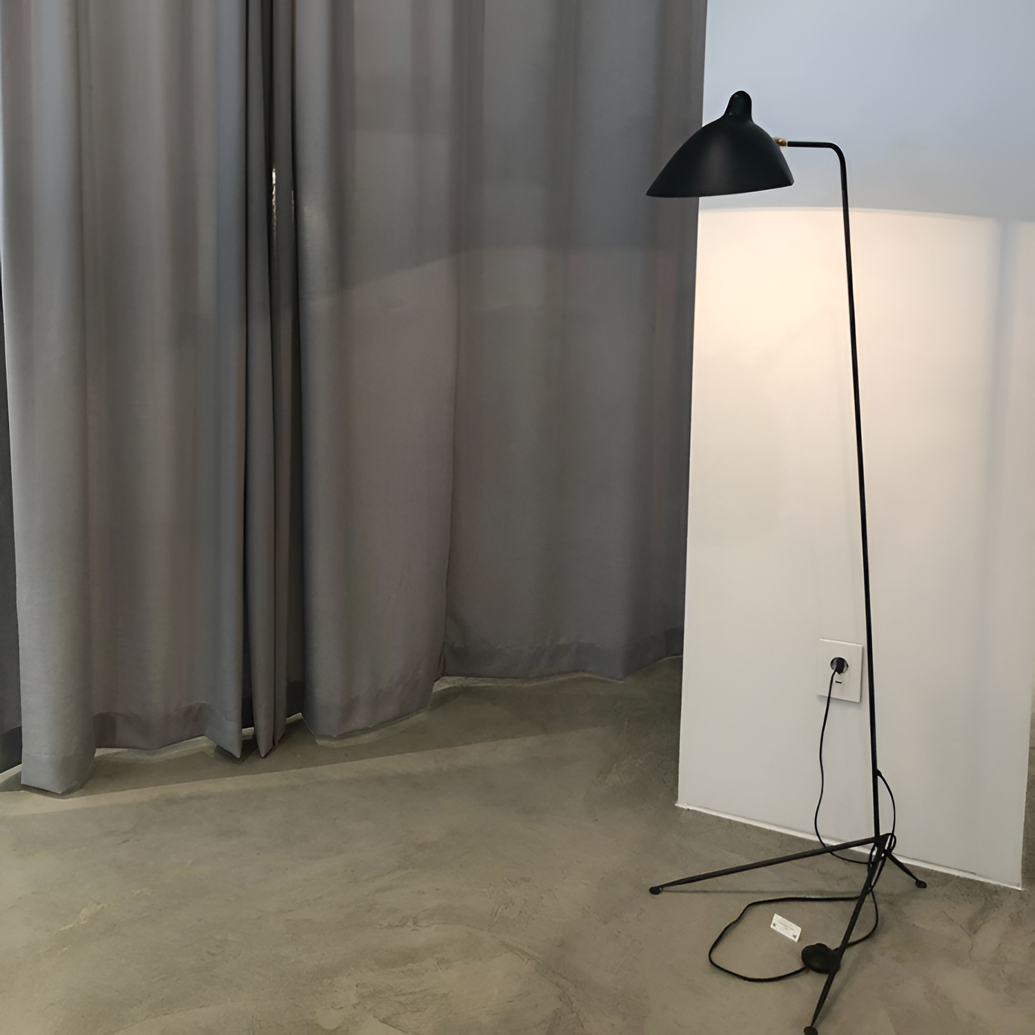 Industriel Minimalistisk Gulvlampe - Justerbar