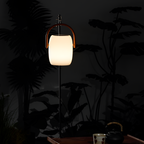 Minimalistisk bærbar lanterne lampe - solcelledrevet