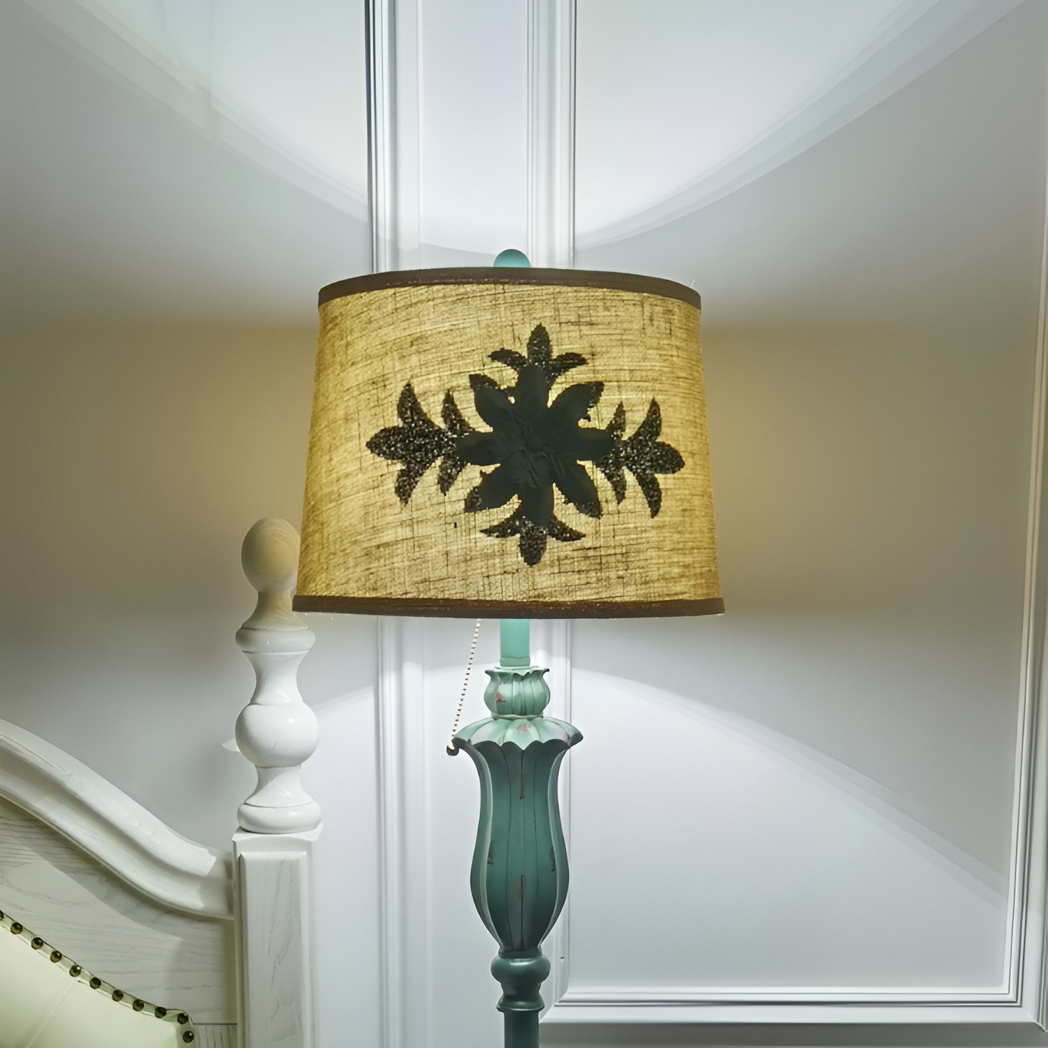 Antik floral gulvlampe - Med bordbakke