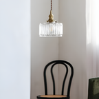 Pendellampe i ribbet glas – Vintage messinglampe