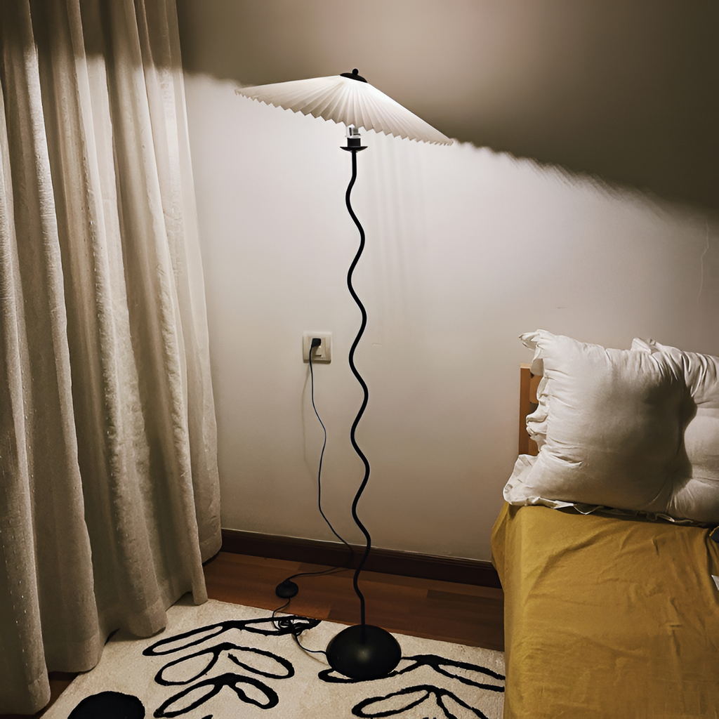 Plisseret Bølget Gulvlampe - Minimalistisk