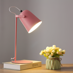 Kreativ bordlampe i form af en spand med makroner – nordisk stil