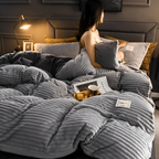Plush Ribbet Sengetøjssæt – Stribet